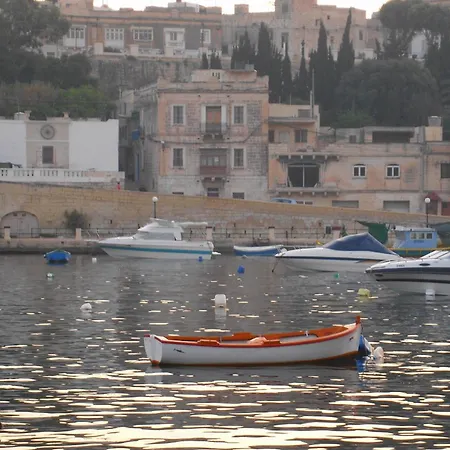 ベッド・アンド・ブレックファスト デル ポルト Kalkara
