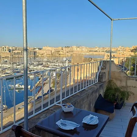 Del Porto Bed & Breakfast 4*