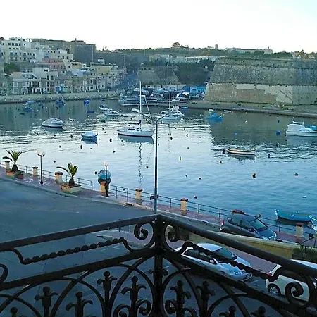 Del Porto Bed and Breakfast Kalkara
