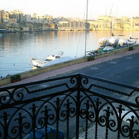 デル ポルト ベッド・アンド・ブレックファスト Kalkara